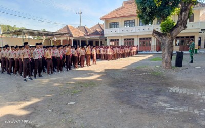 Anggota TNI beri materi Kedisiplinan dan Wawasan Kebangsaan dalam Character Building Hari Keempat